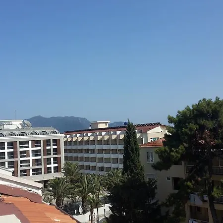 Adonis Μαρμαρίς